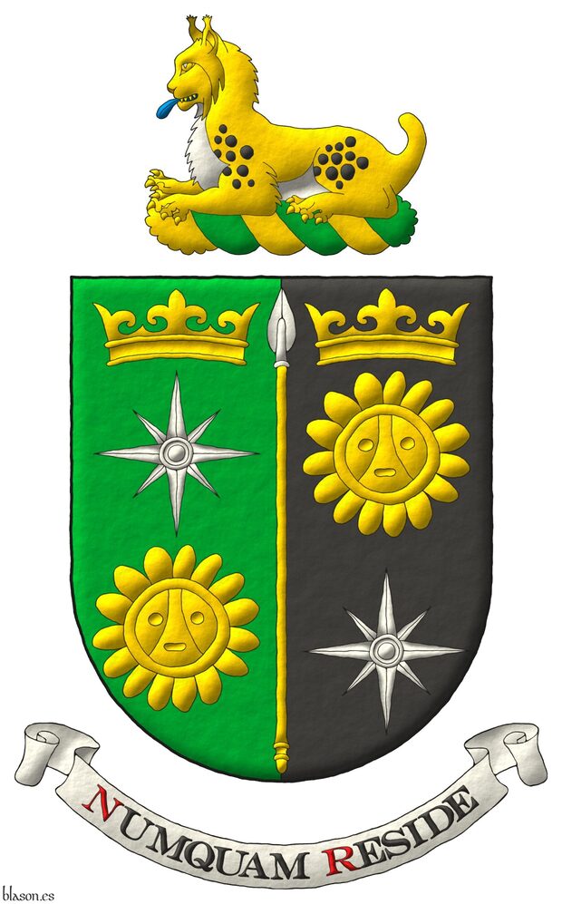 Escudo partido: 1o de sinople, una rosa de los vientos de plata, acompa�ada en jefe de una corona antigua y en punta de un sol ta�no ambos de oro; 2o de sable, un sol ta�no de oro, acompa�ado en jefe de una corona antigua de oro y en punta de una rosa de los vientos de plata; brochante sobre la partici�n una lanza de plata, fustada de oro. Cimado de un lince tumbado al natural, lampasado de azur. Lema: �Numquam reside�.
