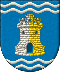 Escudo de azur, un castillo partido de plata y oro, mazonado de sable, aclarado de azur, acompaado en jefe de dos fajas ondadas de plata, y en en punta de dos fajas ondadas de plata.